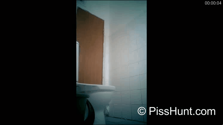 Pissing Voyeur - Spy Camera For Peeing Girls.