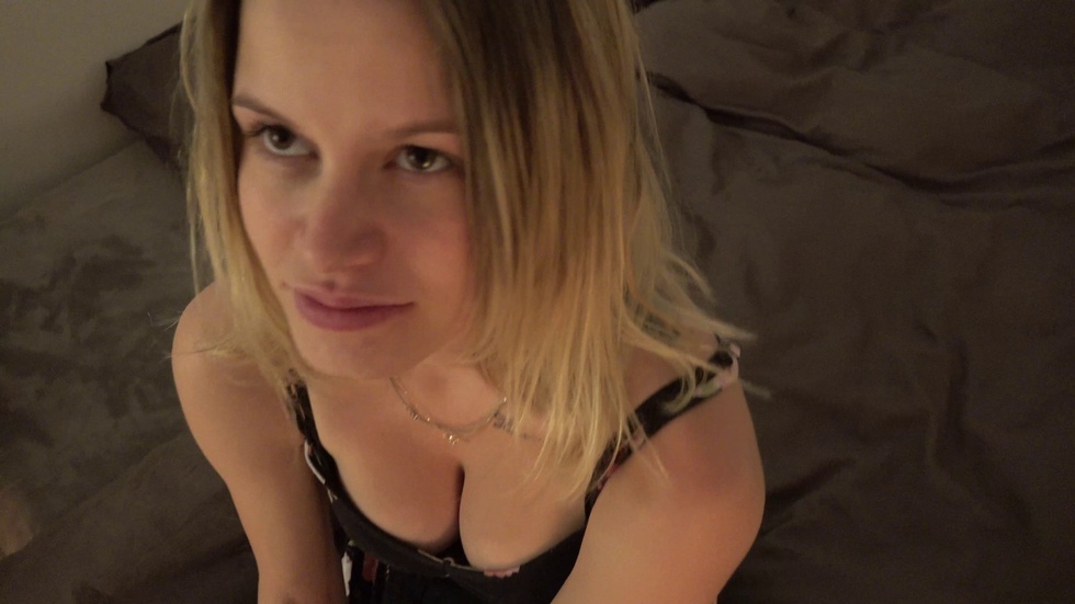 2018-08-04 Martina - Pregnant lady in distress
